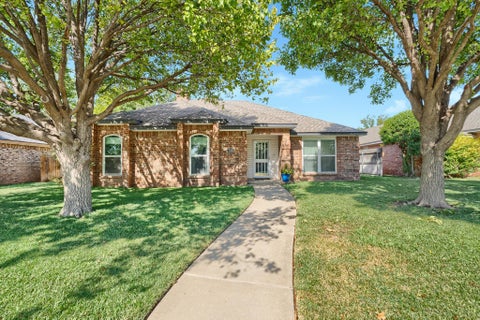 Homes For Sale - 7508 Westover Place<br/> Amarillo, TX 79119