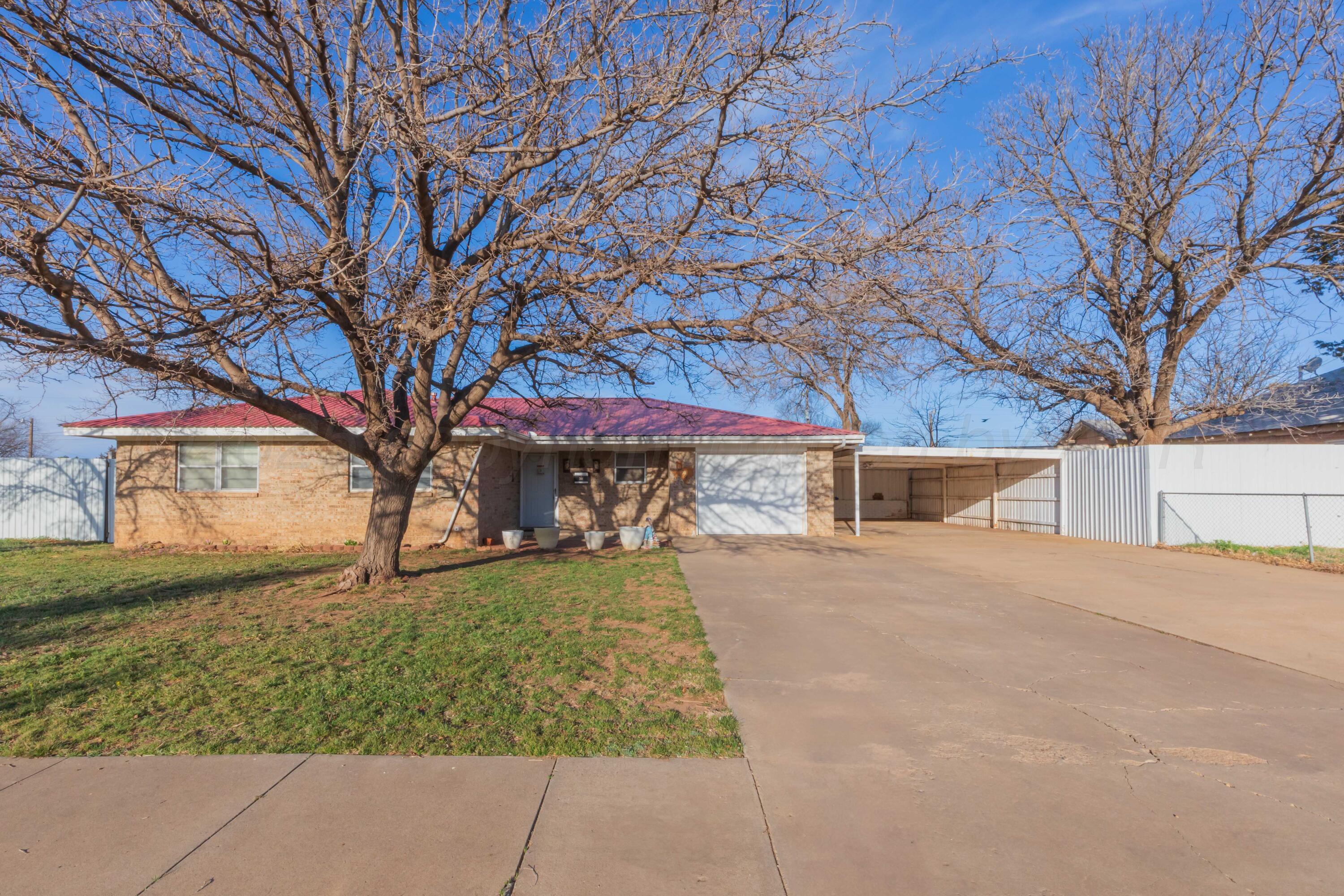 301 N Armstrong Avenue, Tulia, Texas image 1