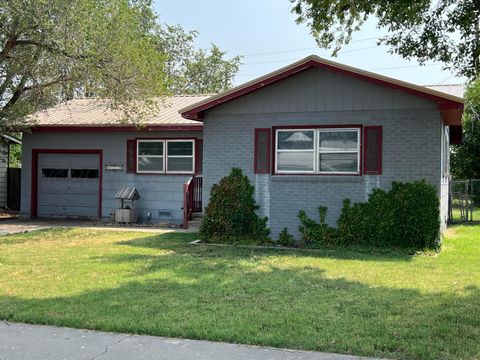 Homes For Sale - 717 Cotter Drive<br/> Spearman, TX 79081