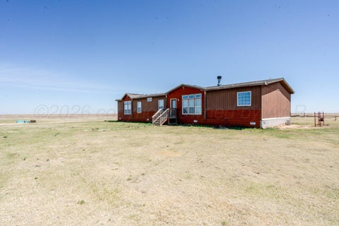 Homes For Sale - 9960 S County Line Road<br/> Moore County, Channing, TX 79018