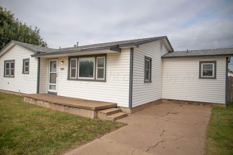 Homes For Sale - 1200 Park Avenue<br/> Carson County, Panhandle, TX 79068