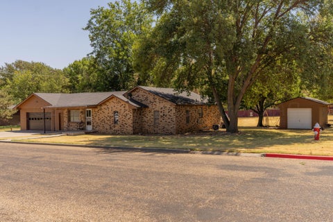 Homes For Sale - 202 W 11th Street<br/> Wheeler, TX 79096