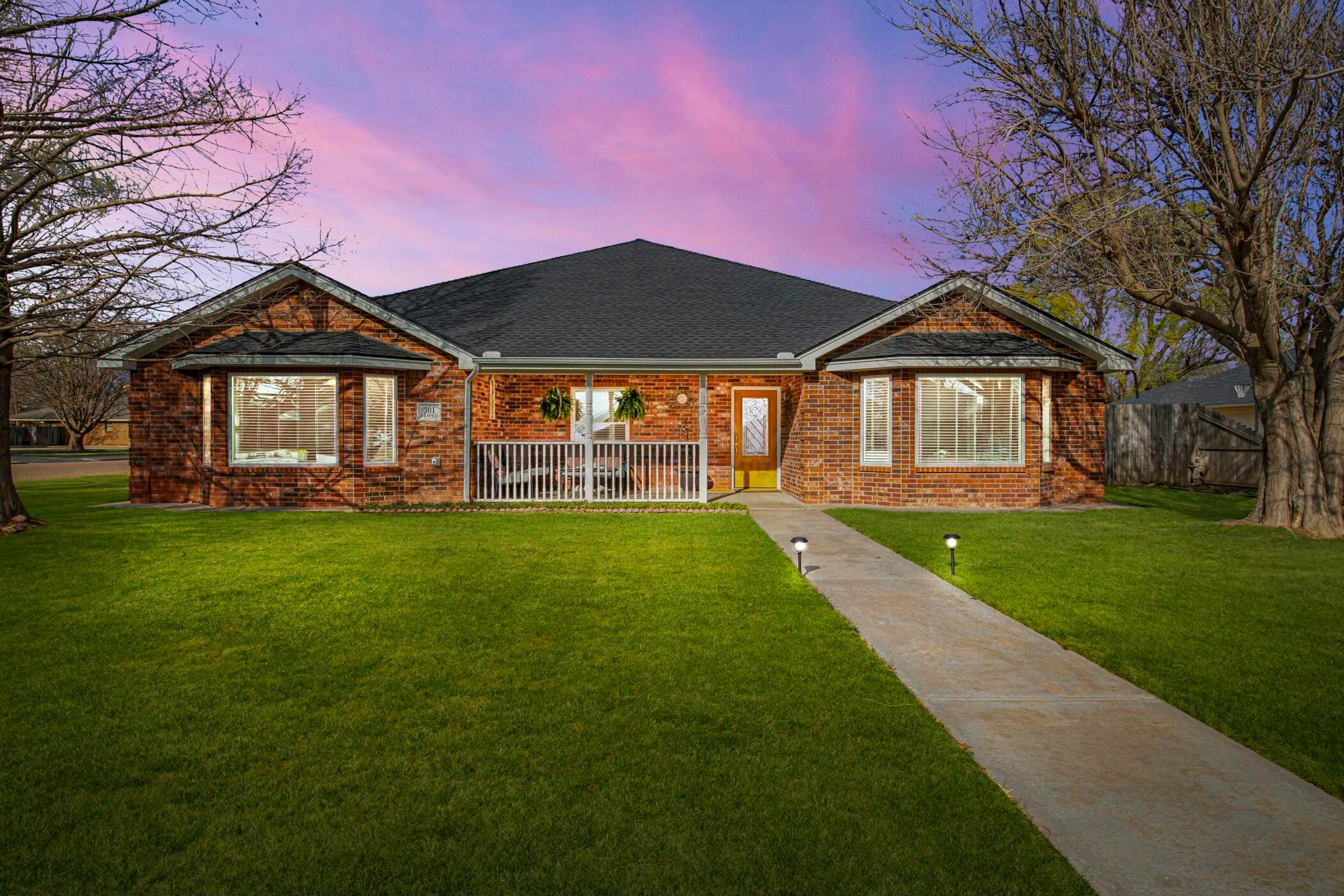 301 Floyd Avenue, Dumas, Texas image 2