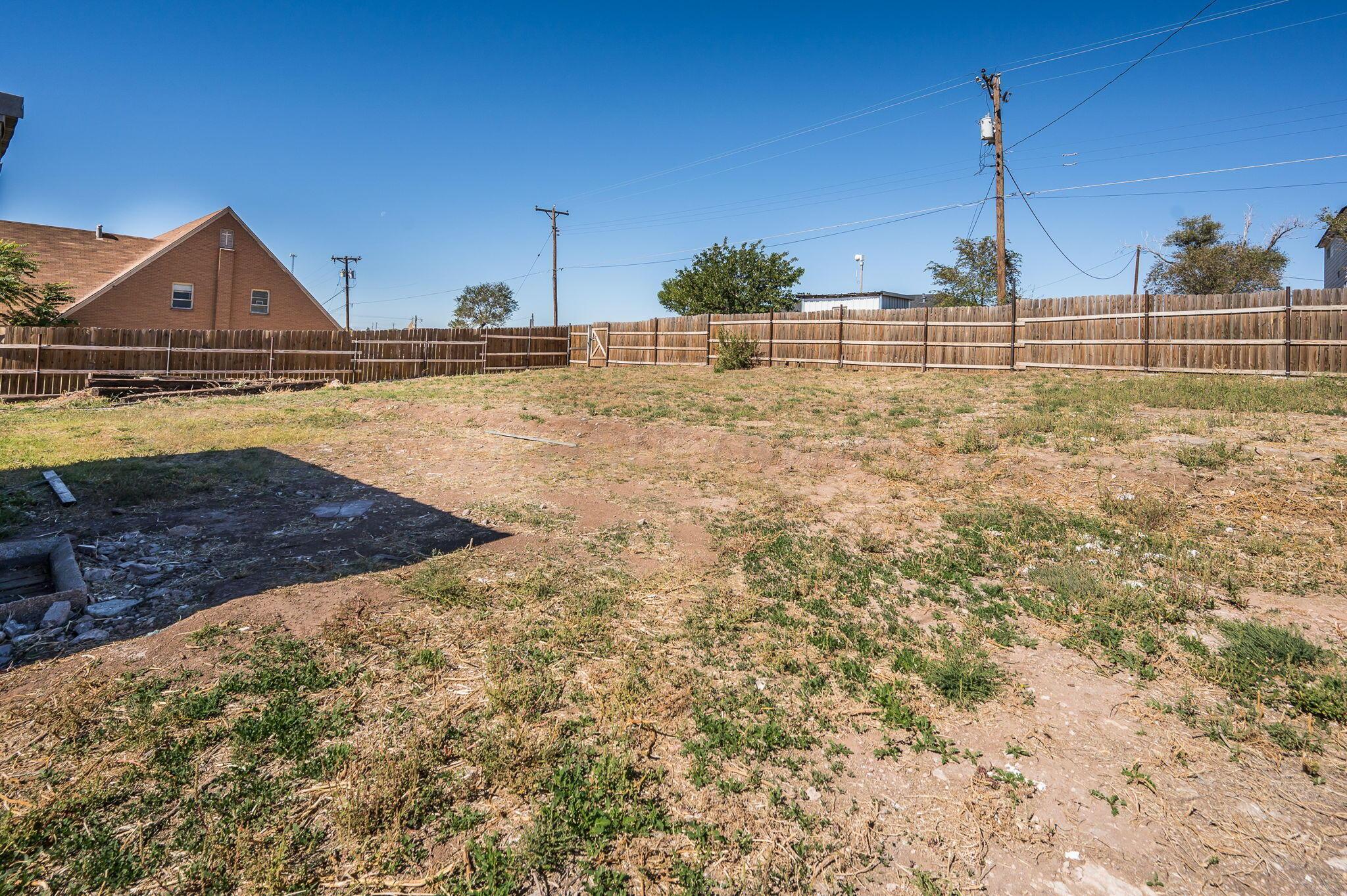 1112 N Madison Street, Borger, Texas image 17