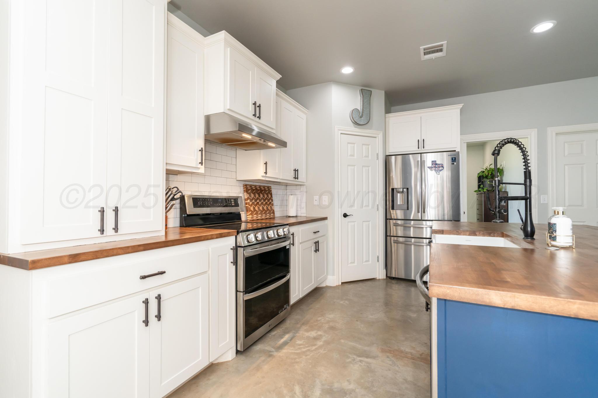 5415 S Fm 809 Lane, Wildorado, Alaska image 9