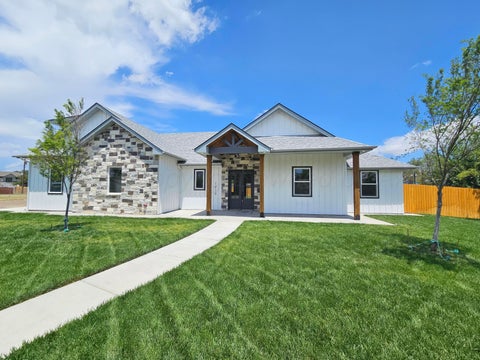 Homes For Sale - 1010 Oak Avenue<br/> Carson County, Panhandle, TX 79068