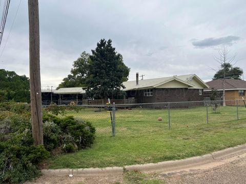 Homes For Sale - 310 E 12th Street<br/> Friona, TX 79035