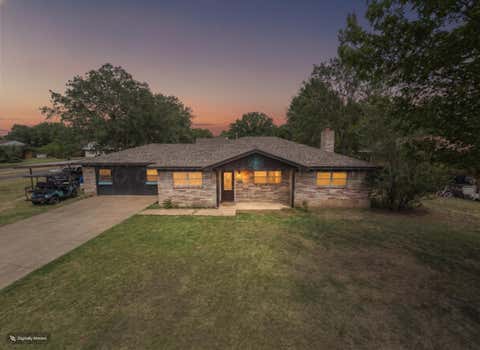 Homes For Sale - 201 Western Street<br/> Claude, TX 79019