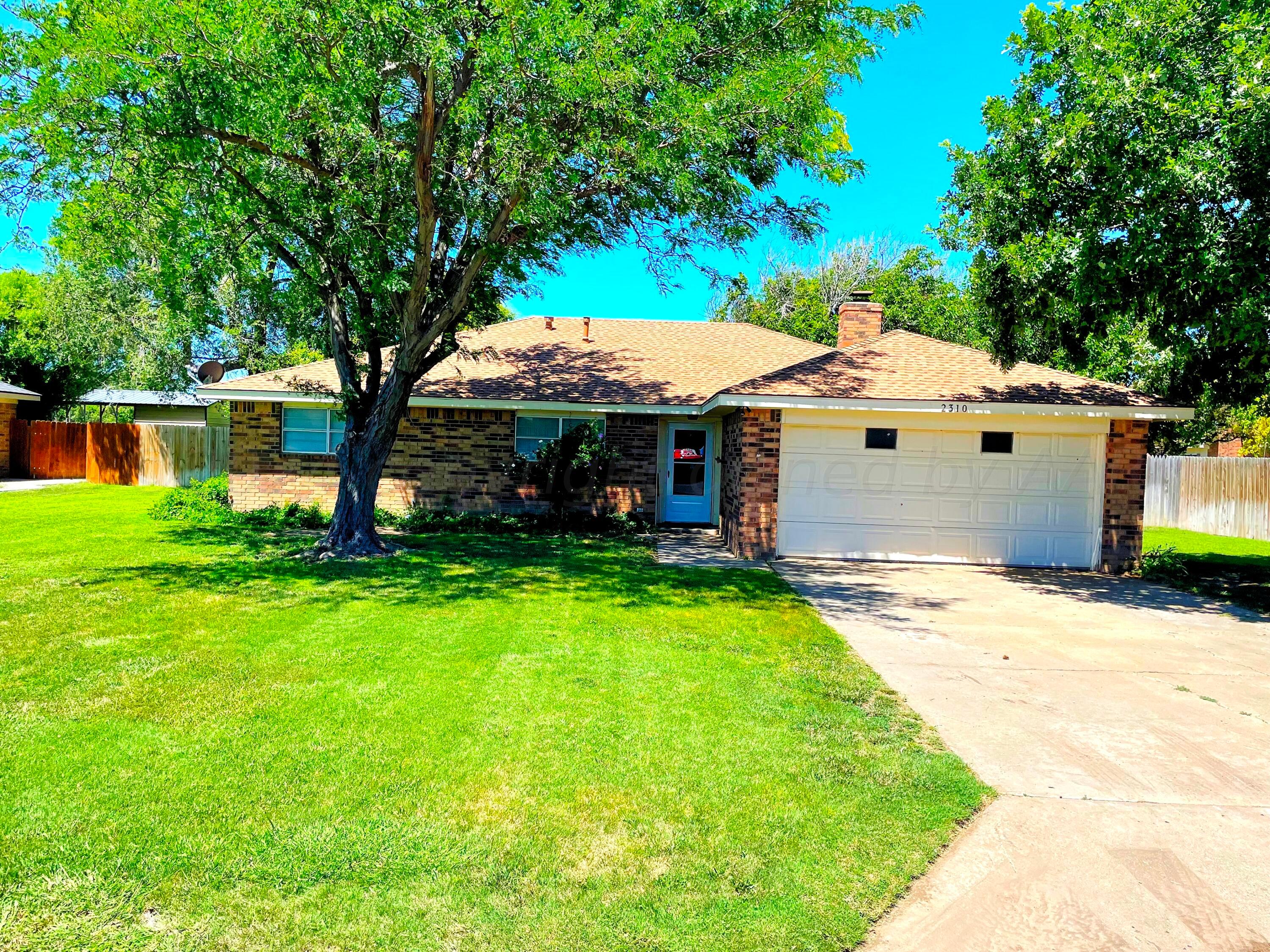 2310 Texas Street, Perryton, Texas image 1