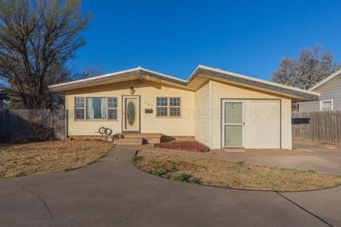 Homes For Sale - 407 N Powell Street<br/> Pampa, TX 79065