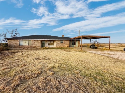 Homes For Sale - 7811 Texas 86<br/> Swisher County, Tulia, TX 79088