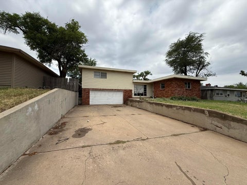 Homes For Sale - 208 Brown Street<br/> Borger, TX 79007