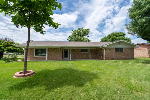 Homes For Sale - 314 Overland Trail<br/> Fritch, TX 79036