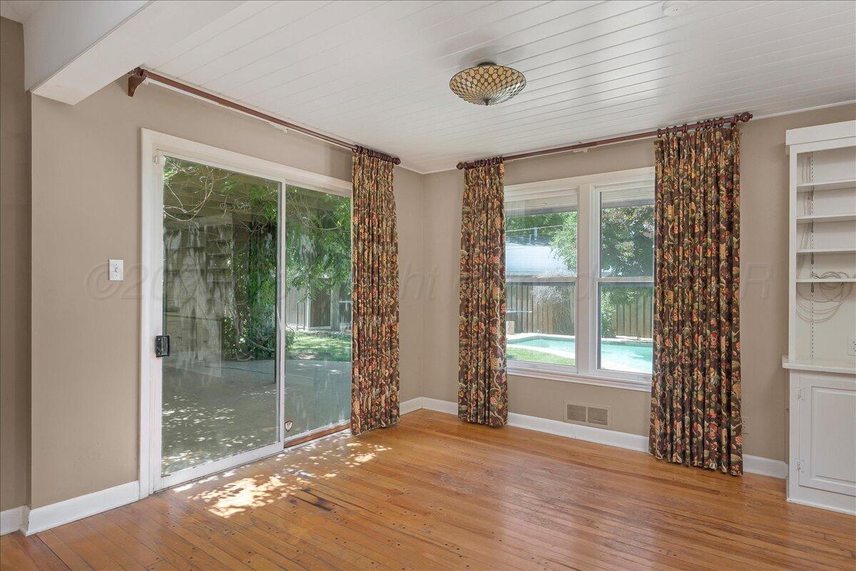 1805 S Julian Boulevard, Amarillo, Alaska image 12