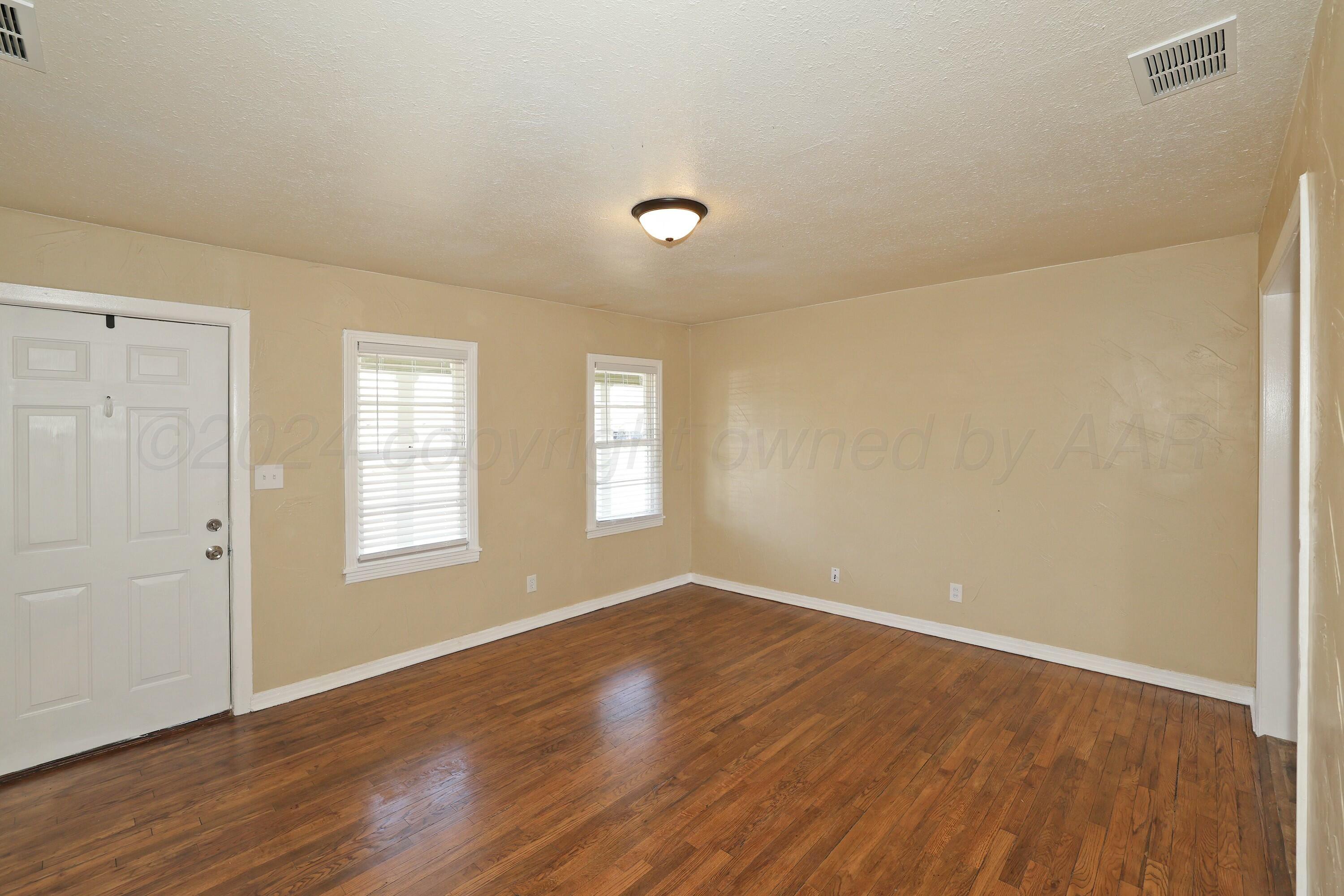 1025 W Dunaway Street, Amarillo, Texas image 3