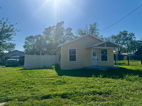 Homes For Sale - 111 S Nebraska Street<br/> Shamrock, TX 79079