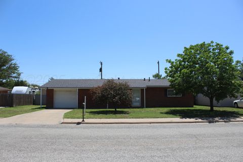 Homes For Sale - 136 Northwest Drive<br/> Hereford, TX 79045