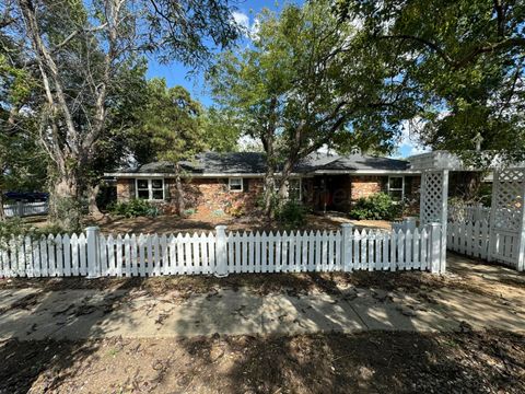 Homes For Sale - 901 Michigan Street<br/> Perryton, TX 79070