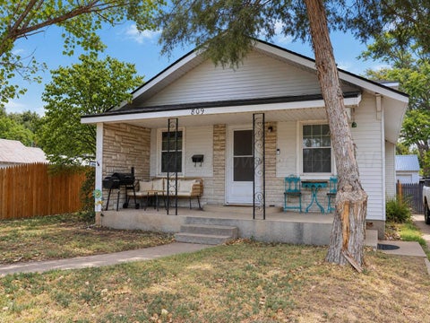 Homes For Sale - 809 Conlen Avenue<br/> Dallam County, Dalhart, TX 79022