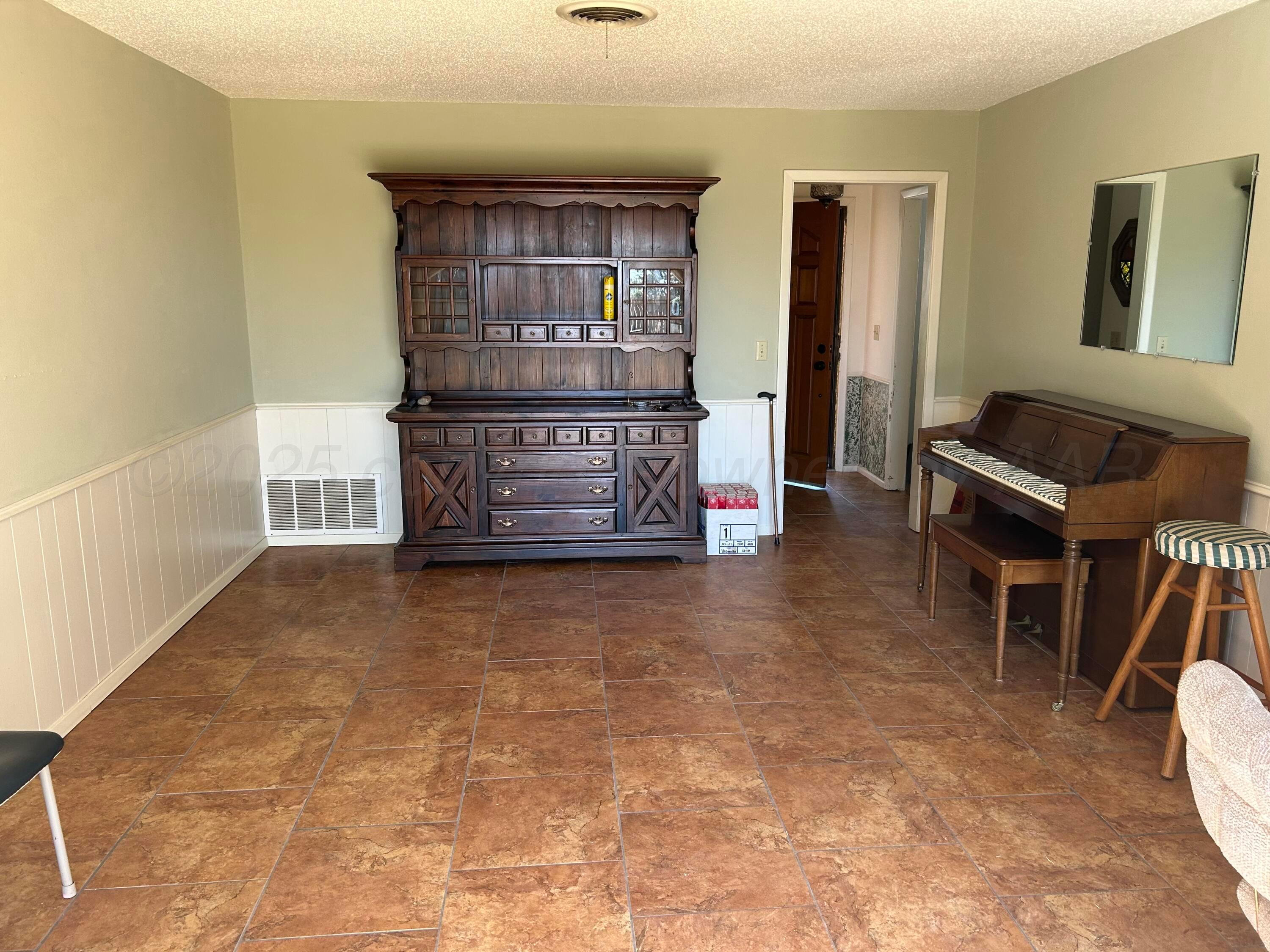 613 S Fulton Street, Stratford, Texas image 7