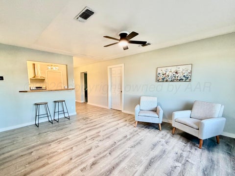 Homes For Sale - 401 Elm Avenue<br/> Dumas, TX 79029