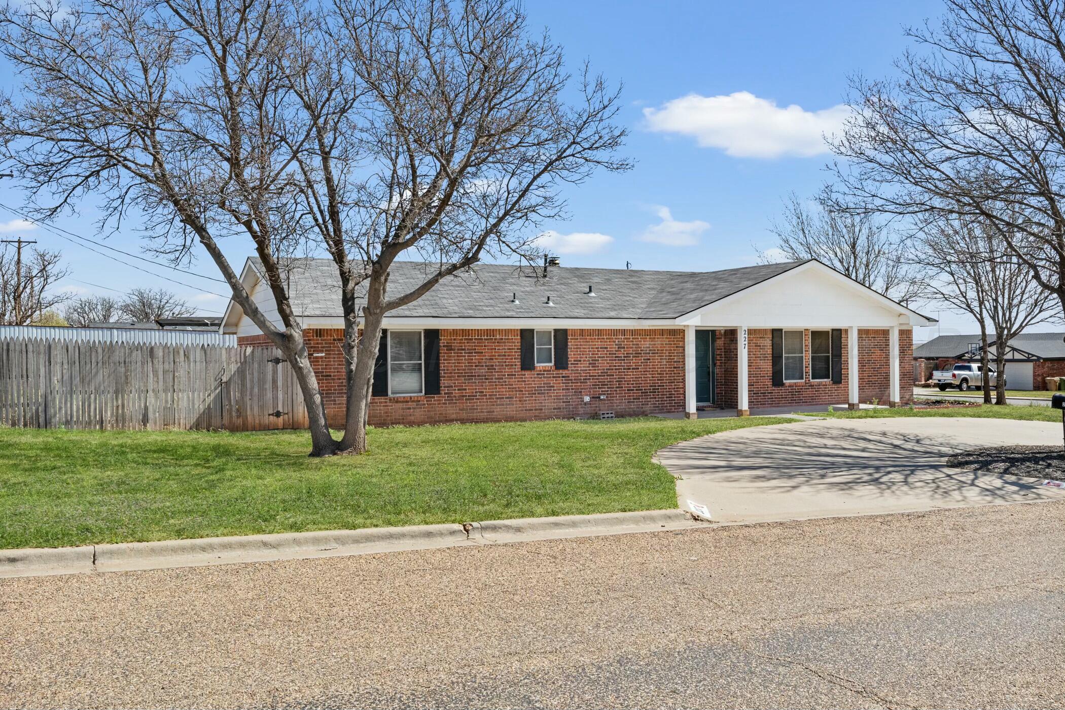 227 E Inverness Street, Borger, Texas image 8