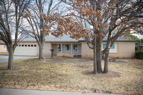 Homes For Sale - 309 Bennett Drive<br/> Moore County, Dumas, TX 79029