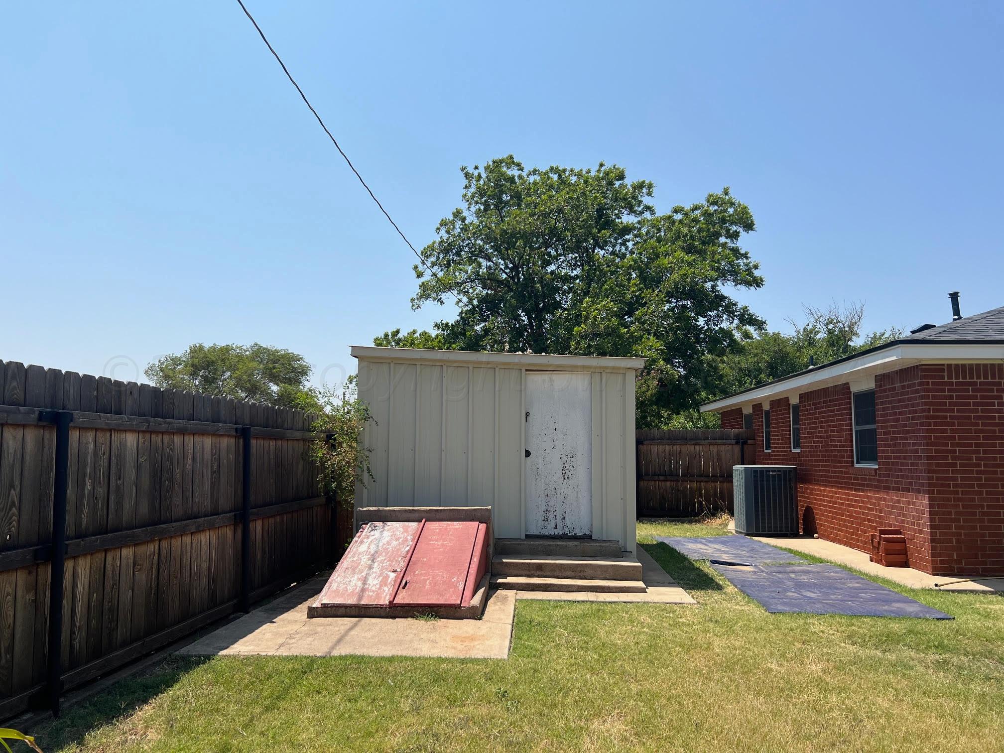 1402 N 18th Street, Memphis, Texas image 36