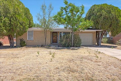 Homes For Sale - 1609 SW 35th Avenue<br/> Amarillo, TX 79109
