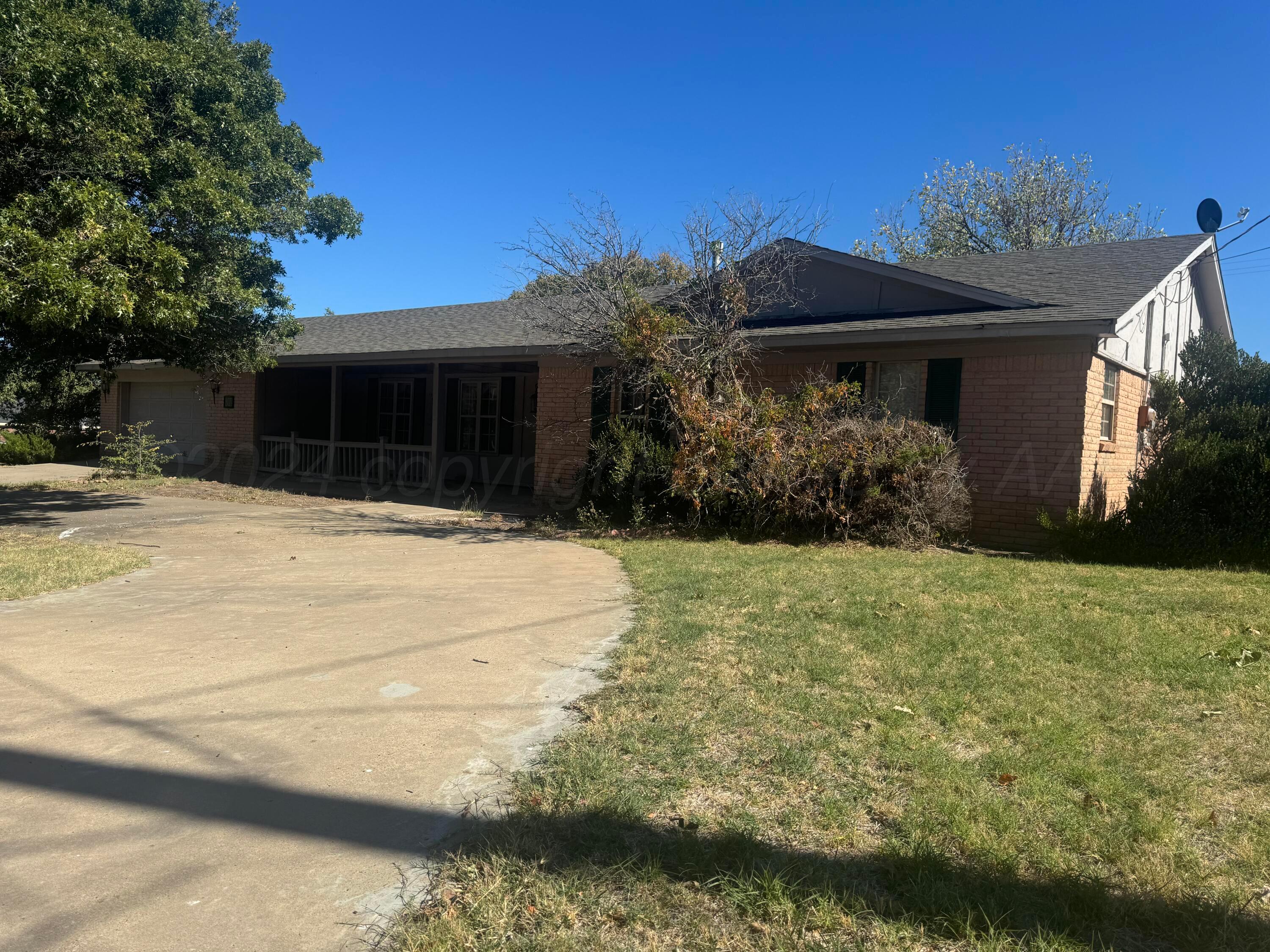 801 Skyline Drive, Borger, Texas image 2