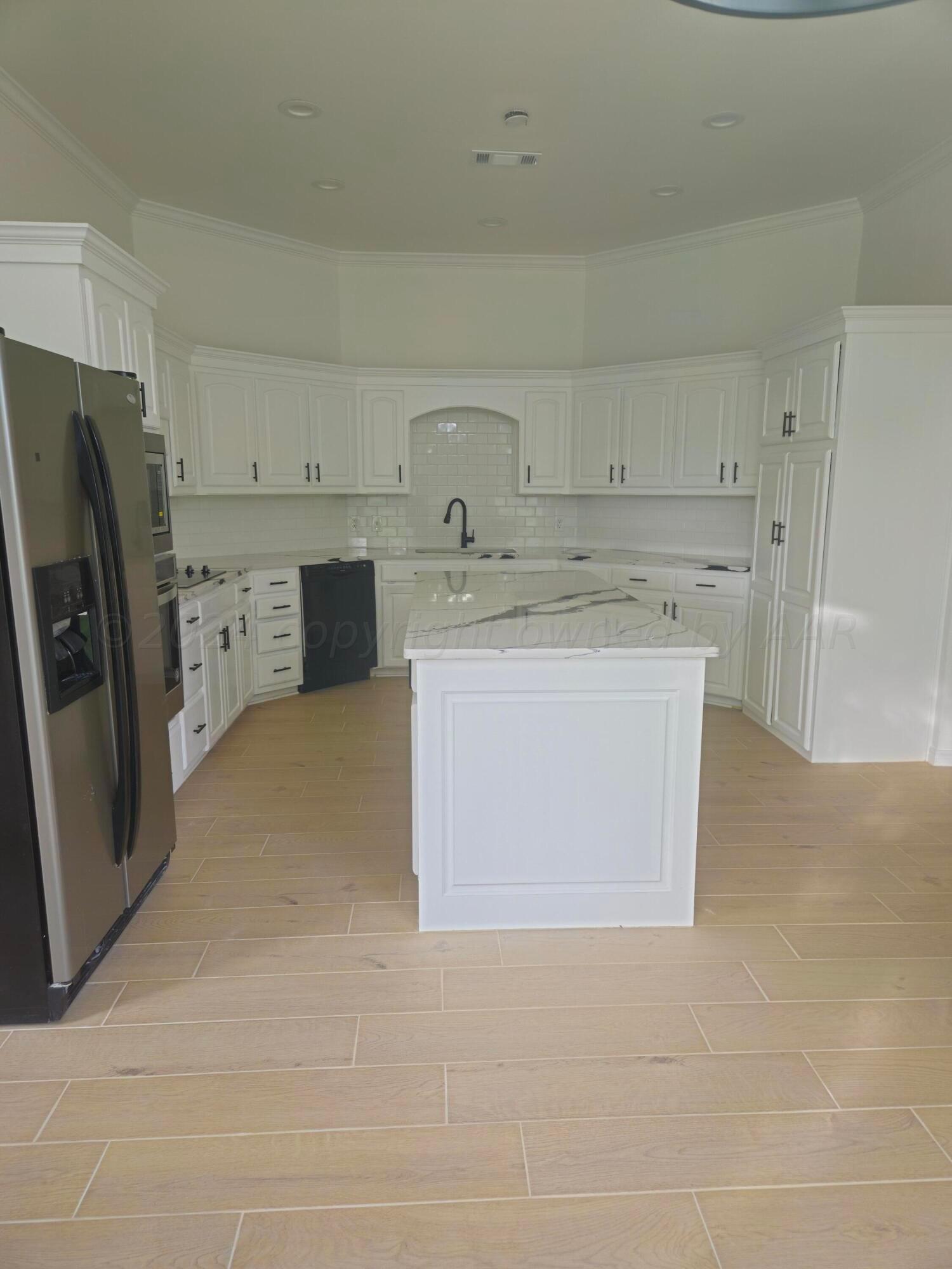 3 Sutton Place, Amarillo, Idaho image 11