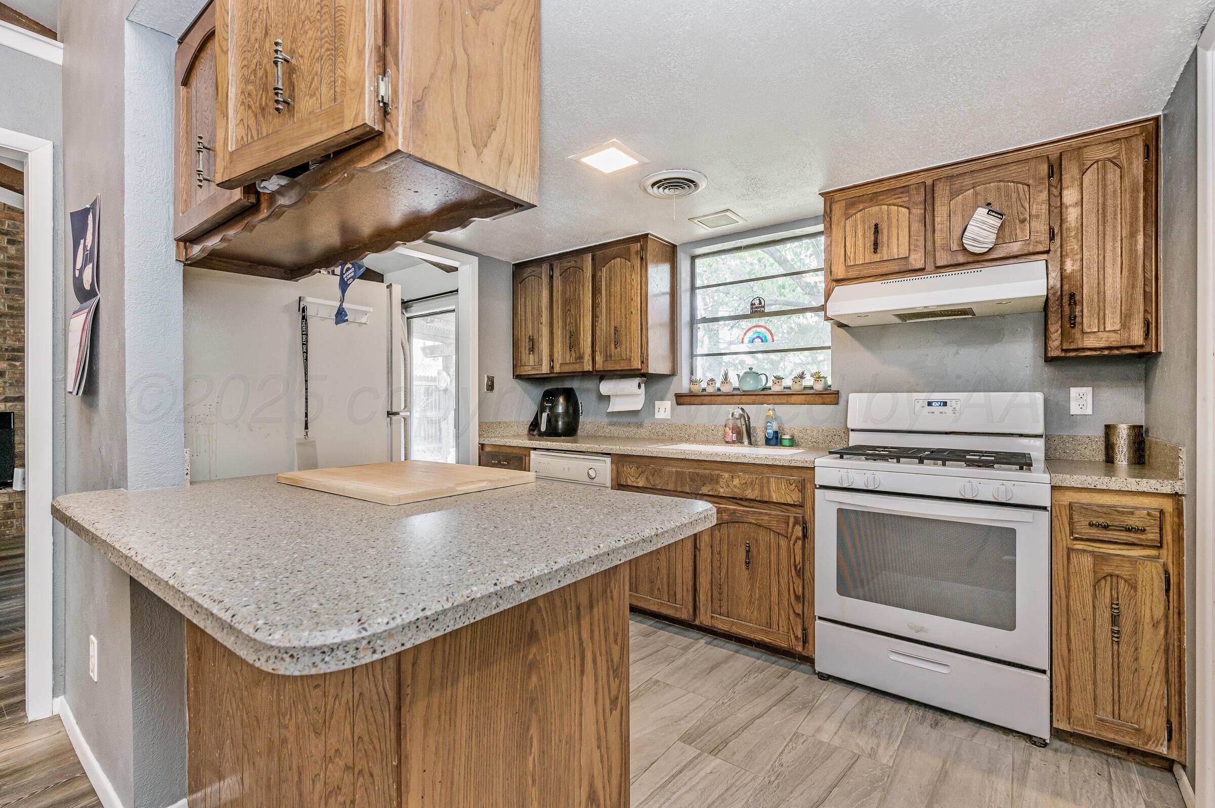 6711 Columbia Lane, Amarillo, Alaska image 10