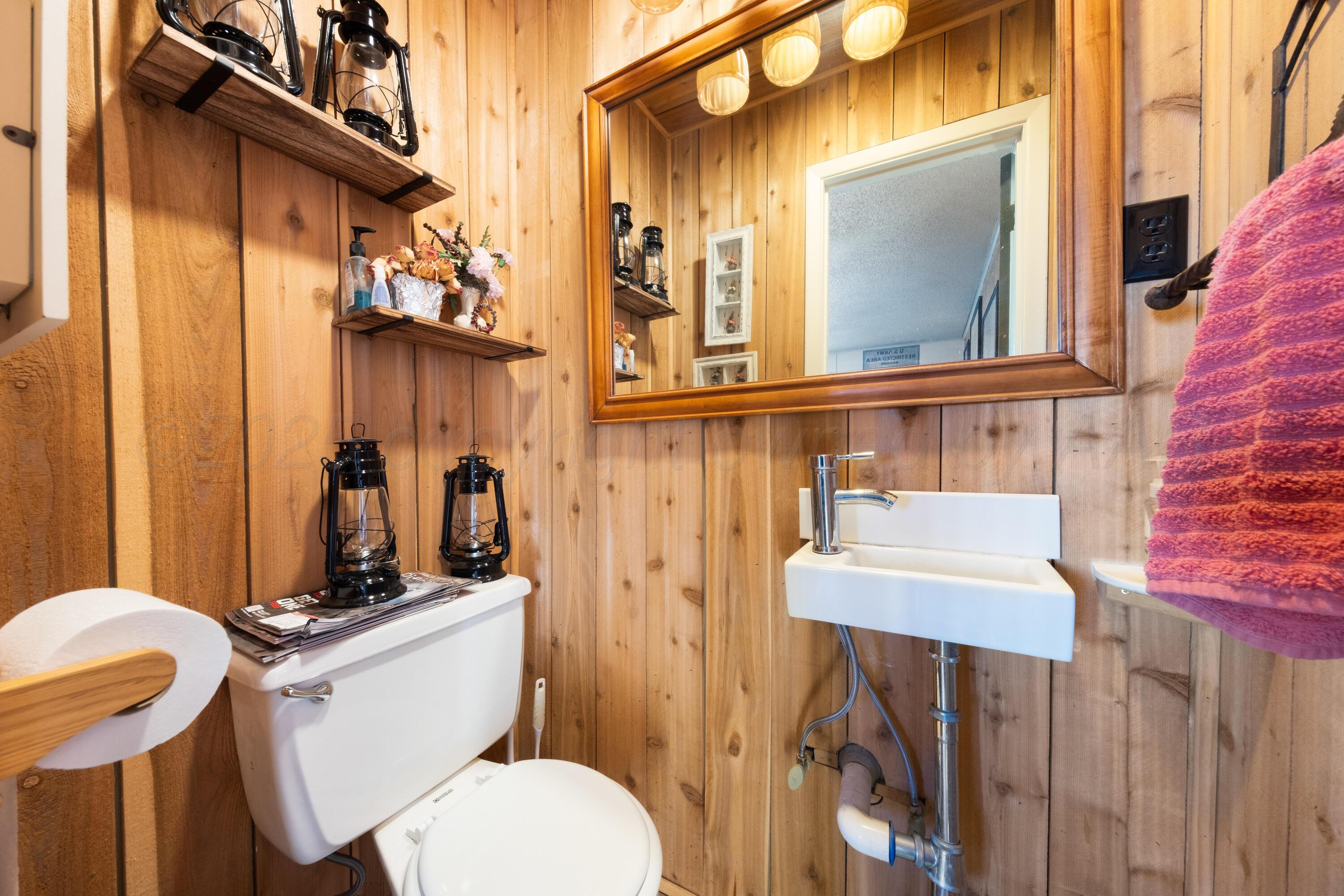 Kress, Texas 79052, United States, 3 Bedrooms Bedrooms, ,1 BathroomBathrooms,Residential,Active,85221