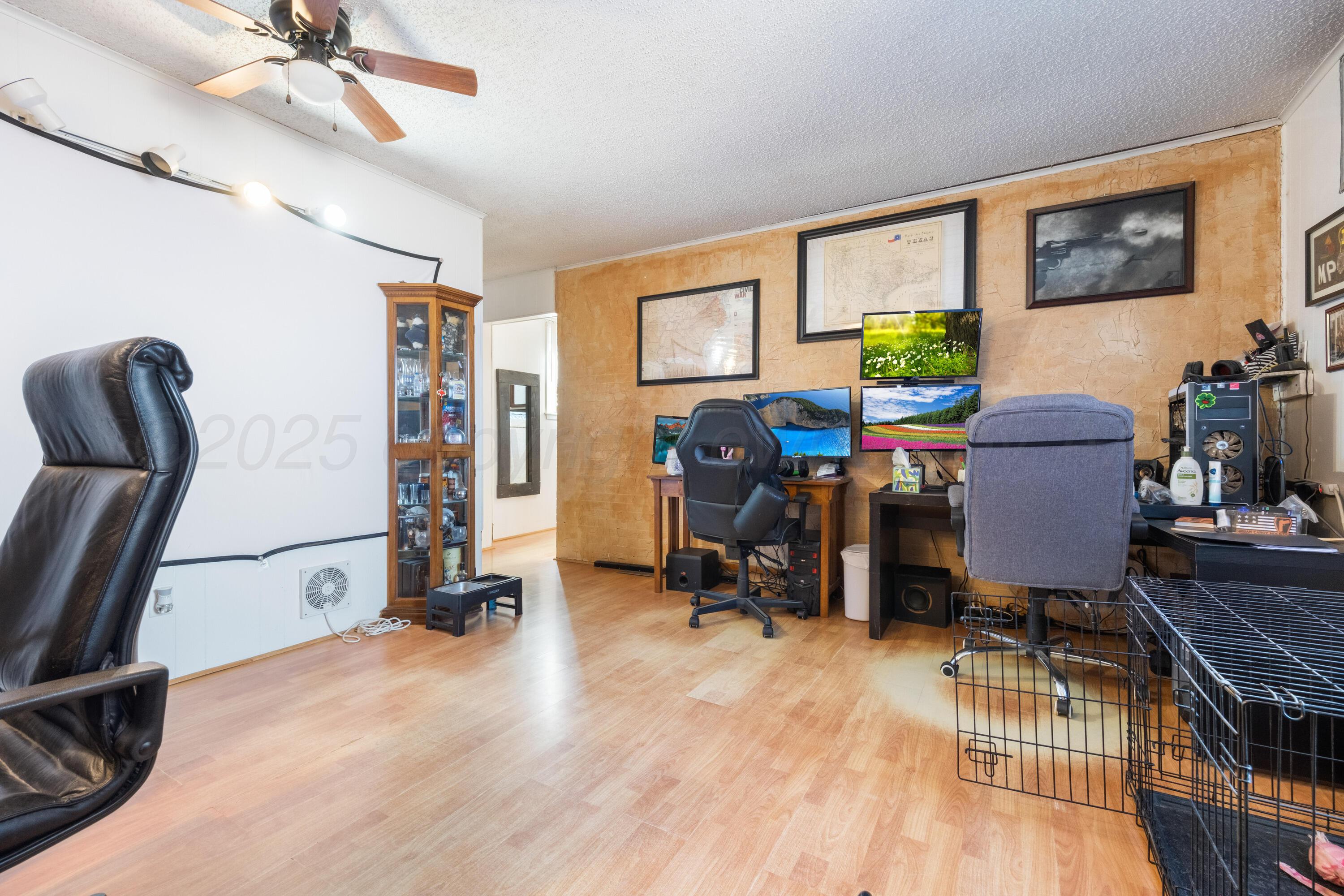 Kress, Texas 79052, United States, 3 Bedrooms Bedrooms, ,1 BathroomBathrooms,Residential,Active,85221