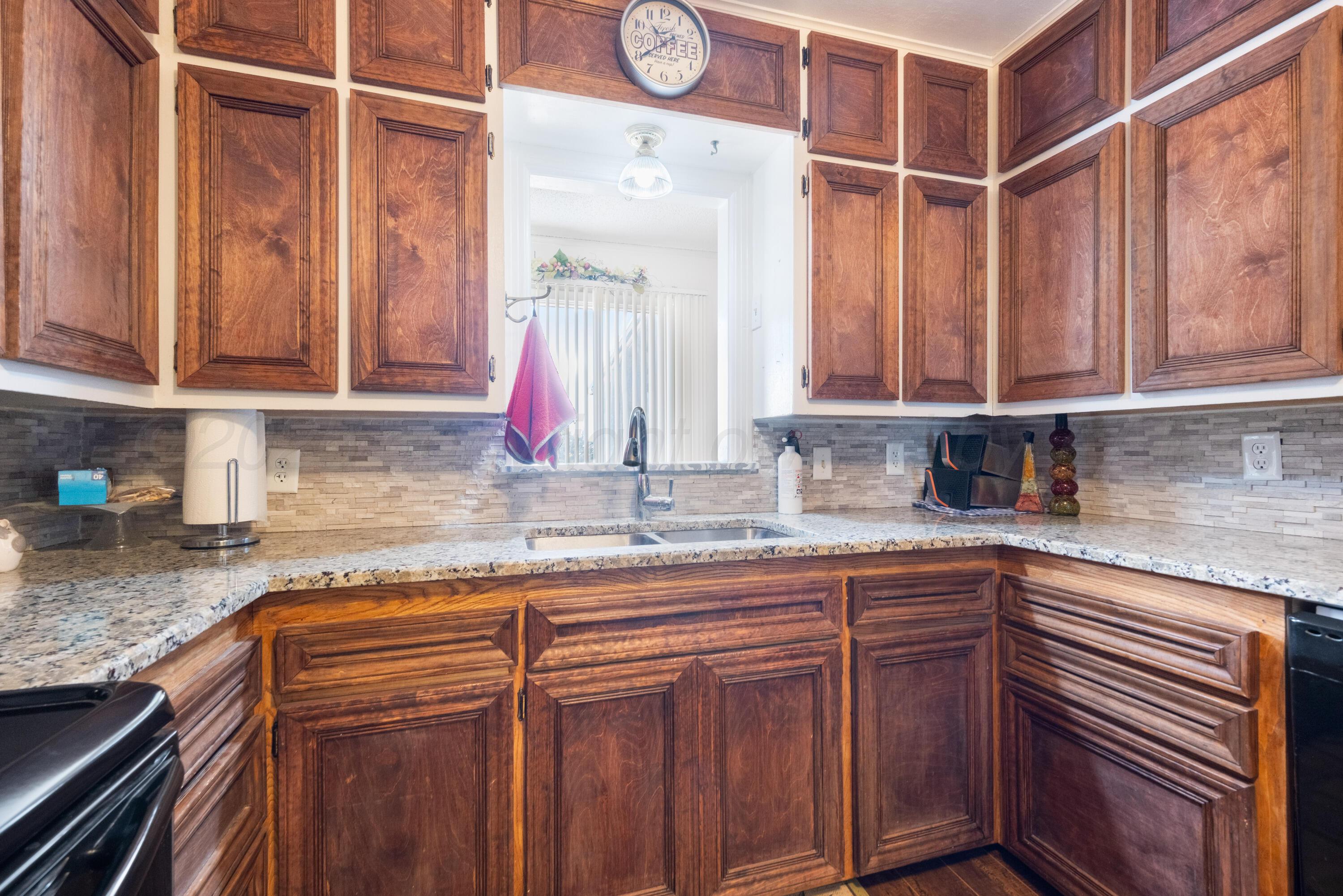 Kress, Texas 79052, United States, 3 Bedrooms Bedrooms, ,1 BathroomBathrooms,Residential,Active,85221