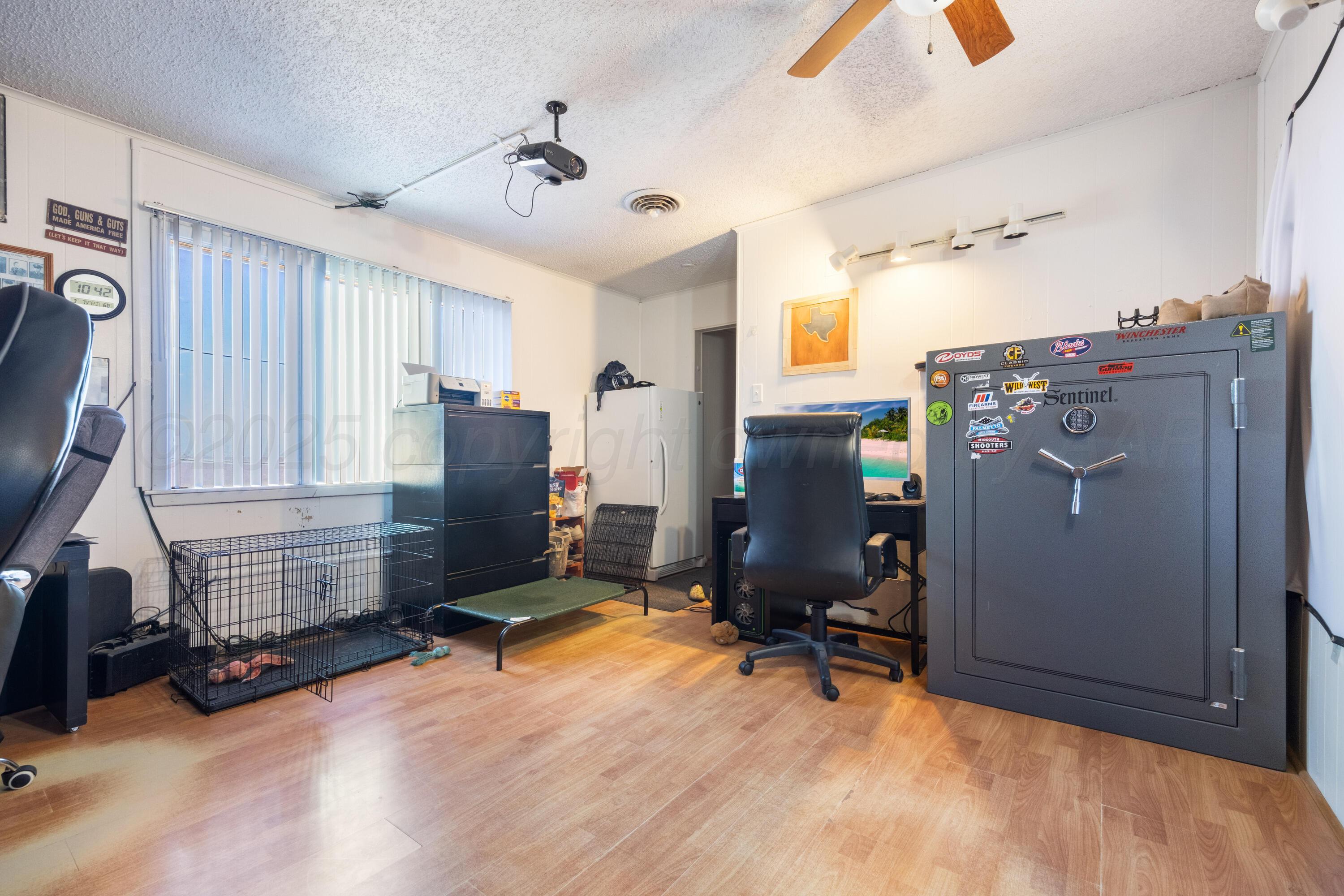 Kress, Texas 79052, United States, 3 Bedrooms Bedrooms, ,1 BathroomBathrooms,Residential,Active,85221