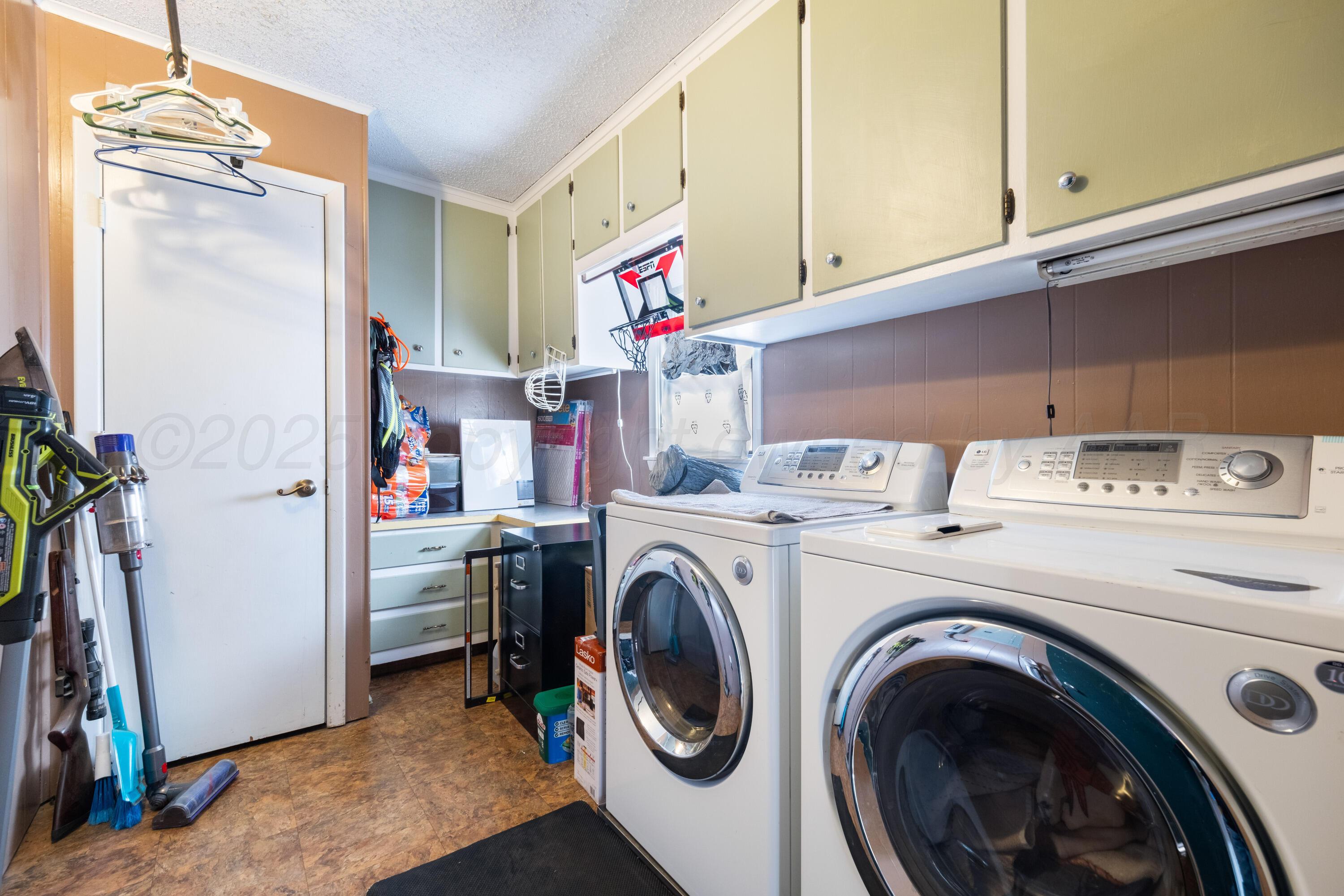 Kress, Texas 79052, United States, 3 Bedrooms Bedrooms, ,1 BathroomBathrooms,Residential,Active,85221