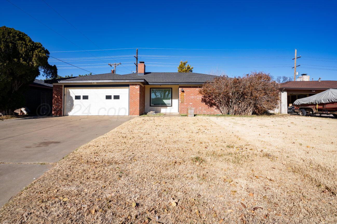 1507 Bailey Avenue, Dumas, Texas image 1