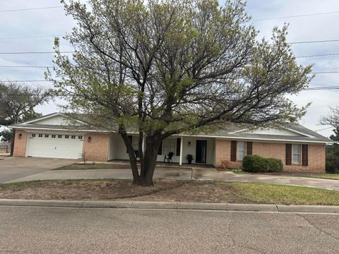Homes For Sale - 801 Skyline Drive<br/> Borger, TX 79007