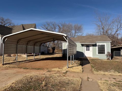 Homes For Sale - 508 Ave C Nw<br/> Childress, TX 79201