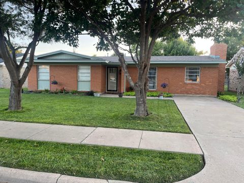 Homes For Sale - 1409 Maple Avenue<br/> Panhandle, TX 79068