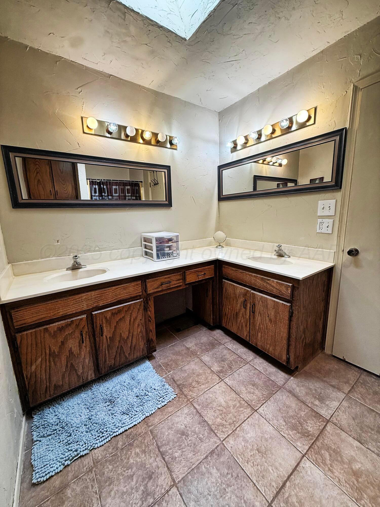 2314 S Elm Street, Perryton, Alaska image 9