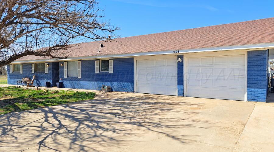 921 N Maddox Avenue, Dumas, Texas image 1