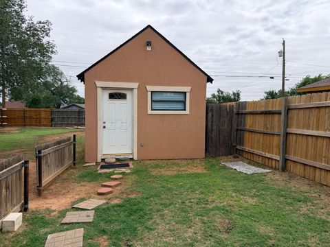Homes For Rent - 208 B N Tennessee St<br/> Amarillo, TX 79106
