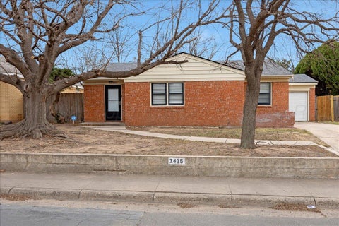 Homes For Sale - 1415 SW 34th Avenue<br/> Amarillo, TX 79109
