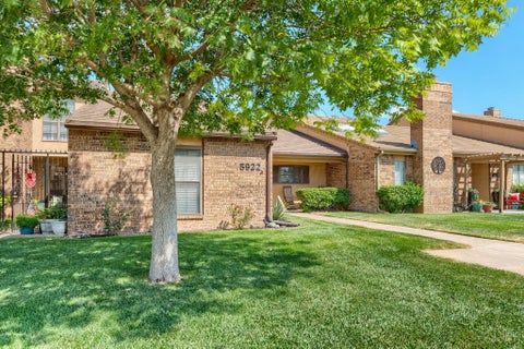 Homes For Sale - 5922 Amberwood Lane<br/> Amarillo, TX 79106