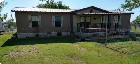 Homes For Sale - 206 S Harbor Drive<br/> Fritch, TX 79036