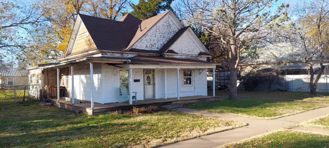 701 NW Ave C, Childress, Texas image 1