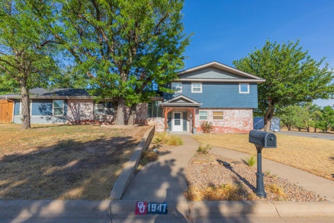 Homes For Sale - 1947 Grape Street<br/> Gray County, Pampa, TX 79065