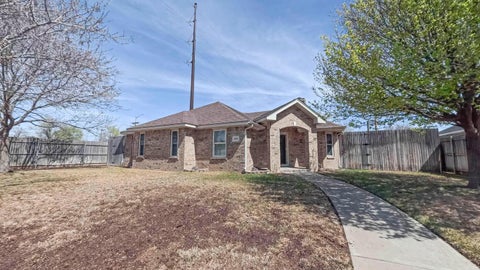 Homes For Sale - 5801 S Bowie Street<br/> Amarillo, TX 79118